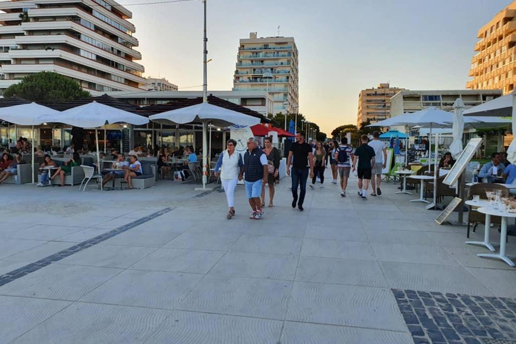 Studio Cabines 6 Couchages 150 M De La Plage Et A Quelques Secondes Des Commerces Wifi Gratuit La Grande-Motte Exterior photo